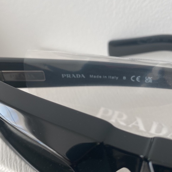 Prada Runway Sunglasses ๐ถ Authentic - Picture 6 of 12